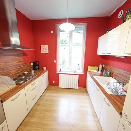 Bed & Breakfast La Maison Aux Hirondelles 3*