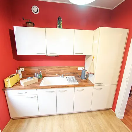 Bed & Breakfast La Maison Aux Hirondelles 3*